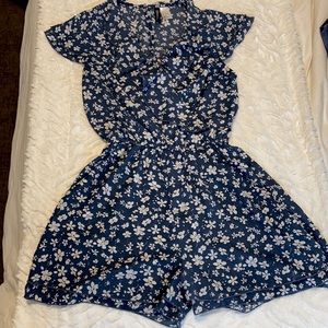 This romper is to small for me.